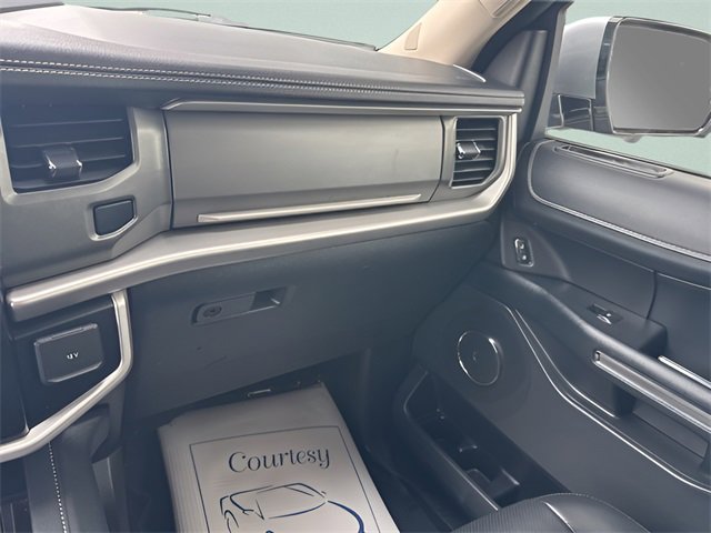Used 2024 Ford Expedition XLT image 38