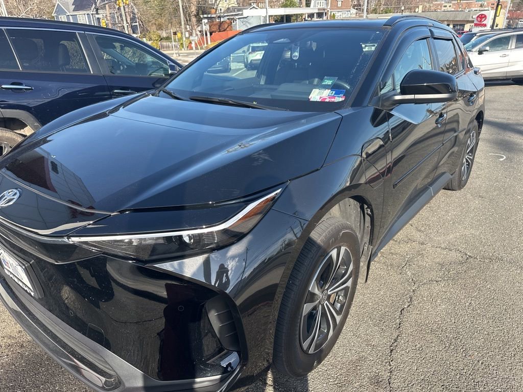 Used 2024 Toyota bZ4X XLE w/ Weather Package image 1