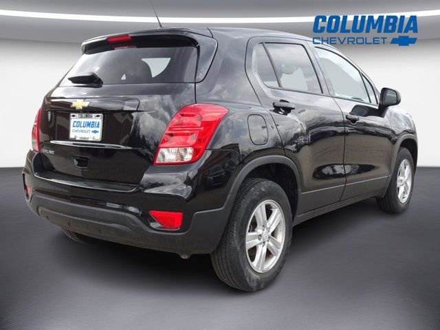 Used 2022 Chevrolet Trax LS w/ Tint and Cruise Package image 3