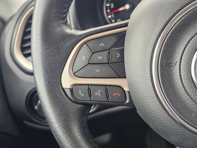 Used 2015 Jeep Renegade Latitude AWD/4WD image 29