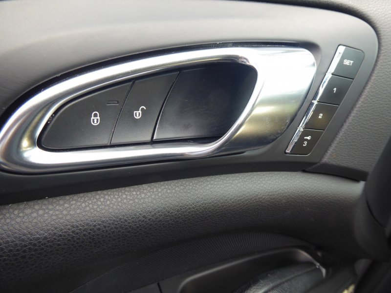 Used 2014 Porsche Cayenne GTS image 11