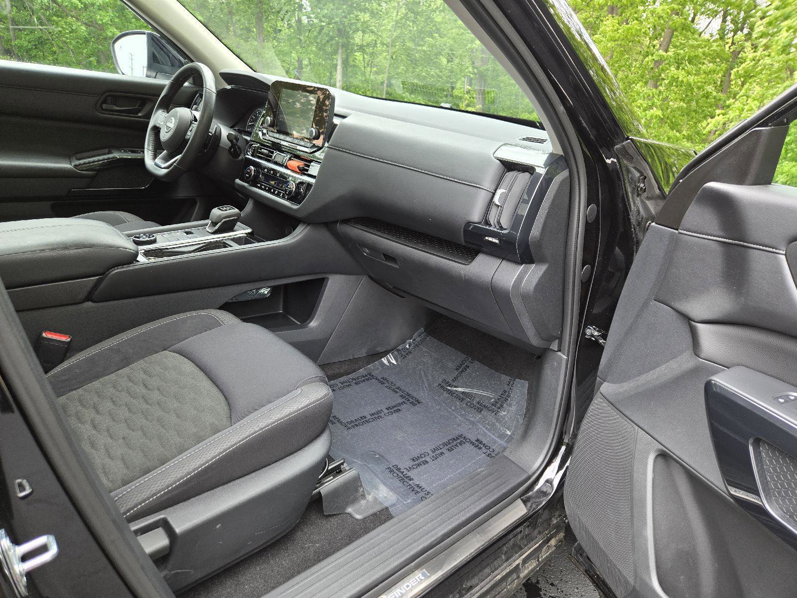 Used 2023 Nissan Pathfinder SV w/ SV Premium Package AWD/4WD image 23