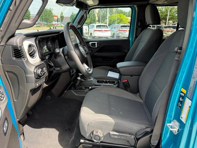 Used 2024 Jeep Wrangler Unlimited Sahara AWD/4WD image 13