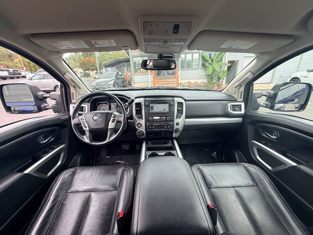 Used 2018 Nissan Titan PRO-4X AWD/4WD image 19