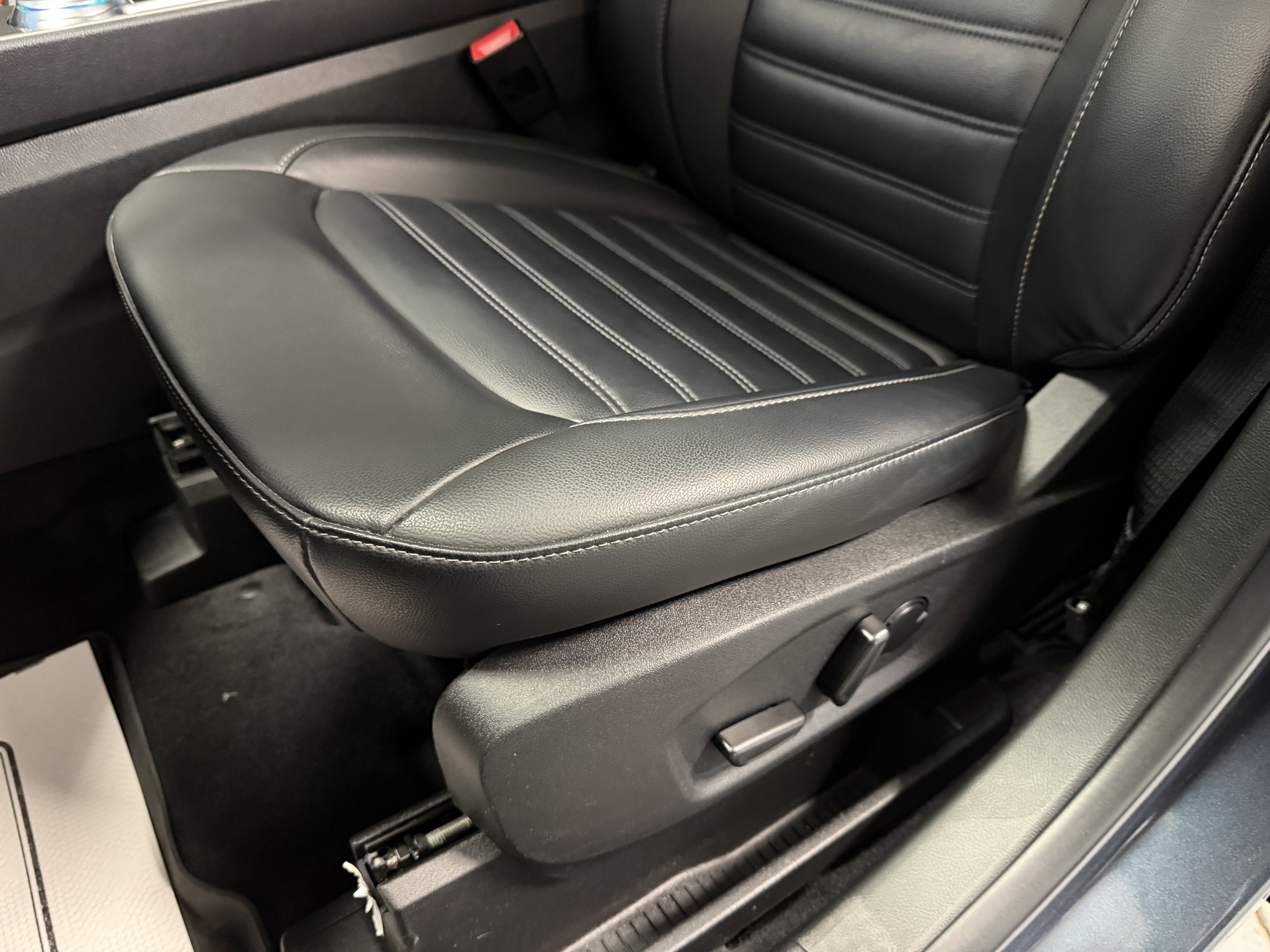 Used 2024 Ford Edge SEL w/ Convenience Package image 19