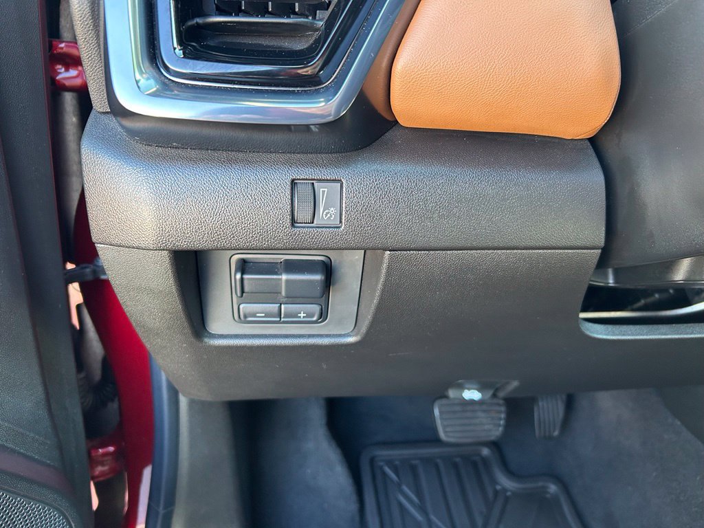 Used 2024 GMC Canyon AT4 w/ Technology Package AWD/4WD image 26