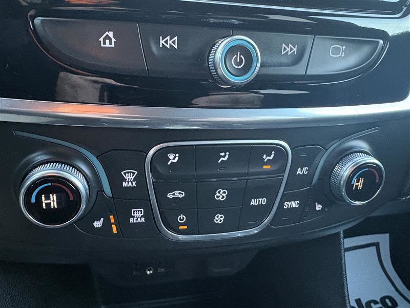 Used 2023 Chevrolet Traverse LT image 17