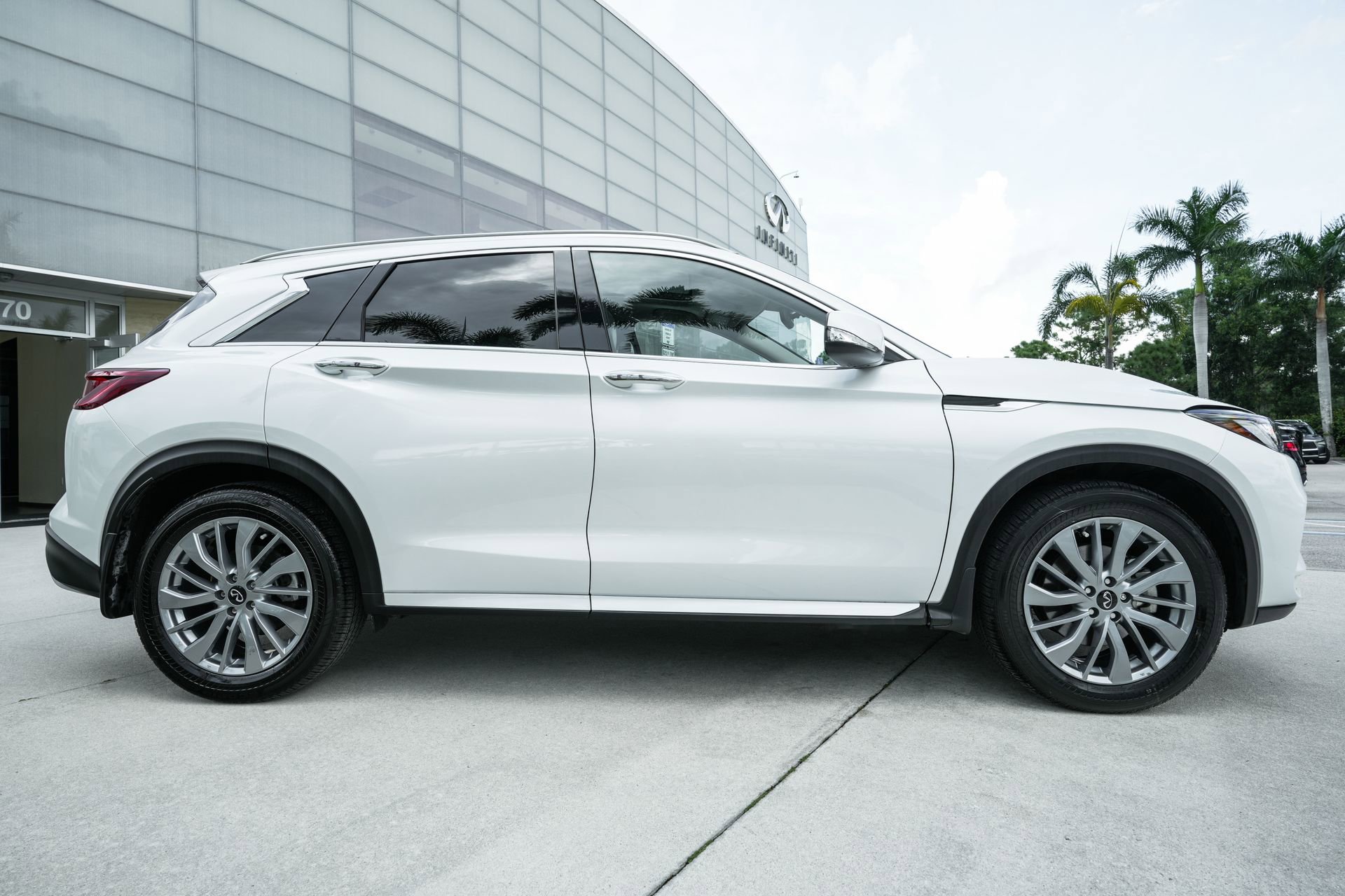 Used 2025 INFINITI QX50 Luxe image 23