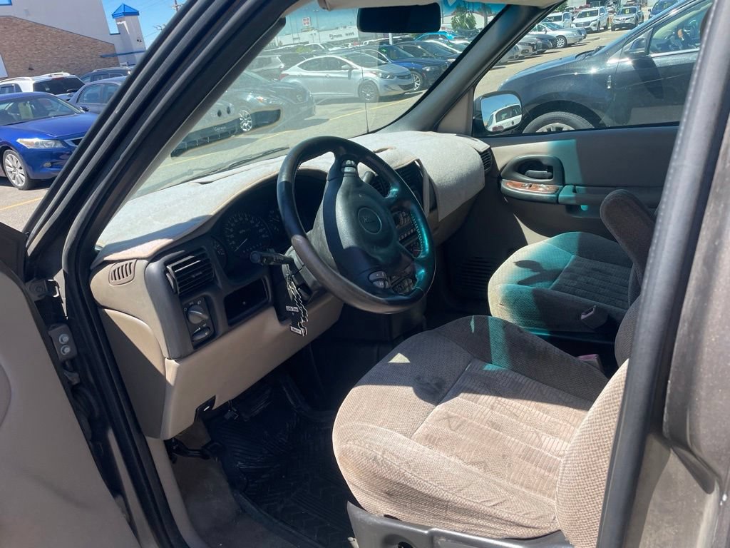 Used 2004 Pontiac Montana Extended w/ Convenience Package #2 FWD image 17