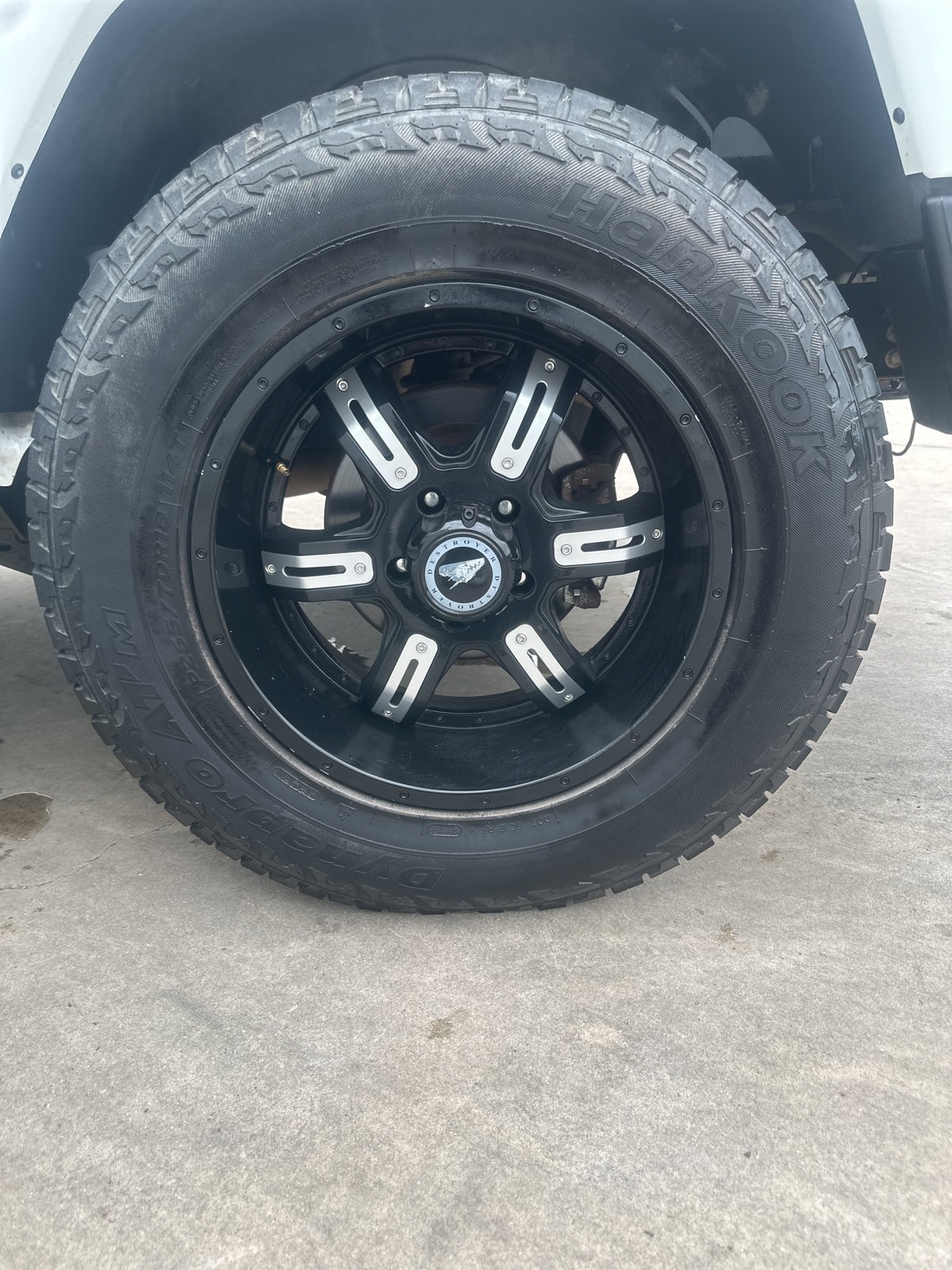 Used 2013 Jeep Wrangler Unlimited Sahara AWD/4WD image 25