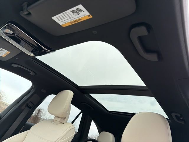 Used 2025 Mercedes-Benz GLC 300 4MATIC image 14