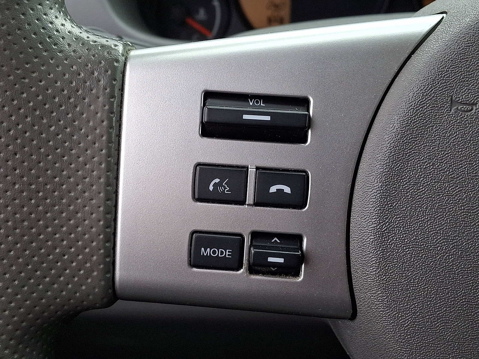 Used 2020 Nissan Frontier SV image 26