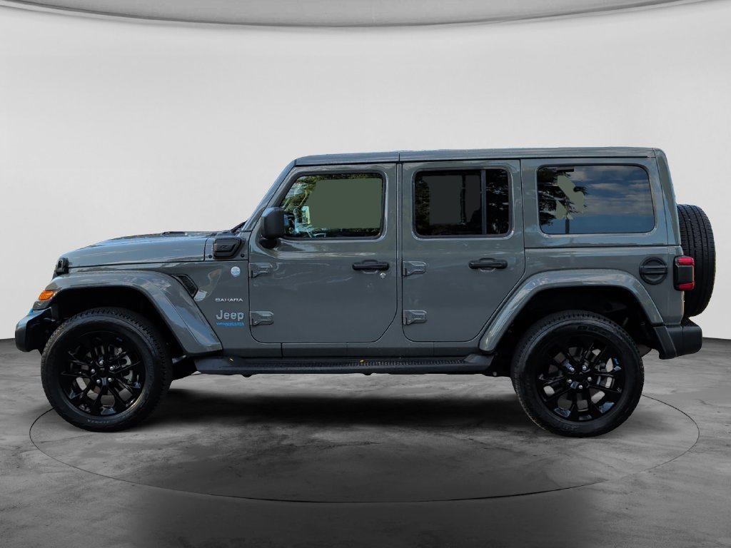 Used 2022 Jeep Wrangler Unlimited Sahara w/ Cold Weather Group AWD/4WD image 4