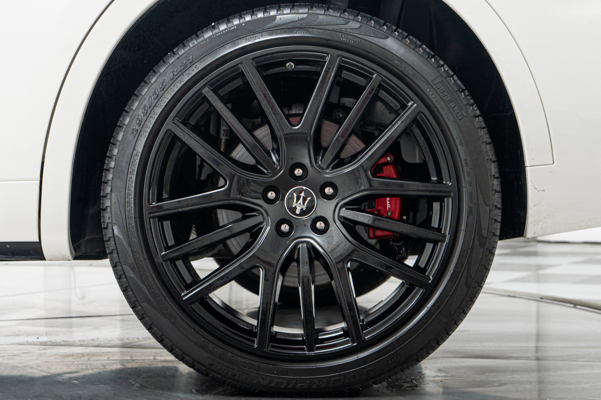 Used 2022 Maserati Levante Modena image 11