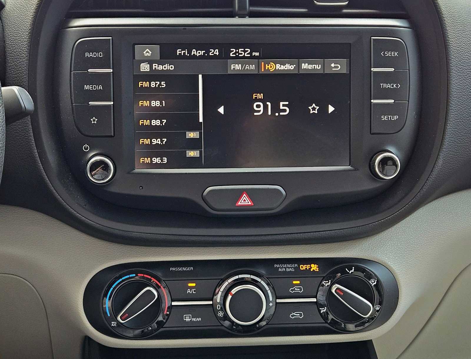 Certified 2025 Kia Soul LX FWD image 21