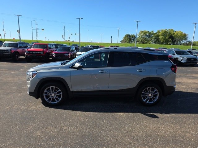 Used 2023 GMC Terrain SLT image 4