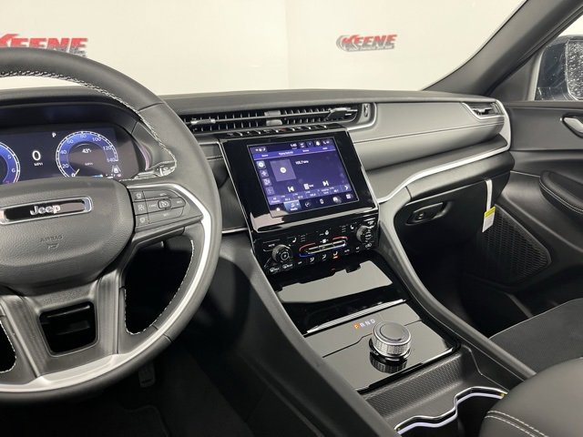 New 2025 Jeep Grand Cherokee L Altitude image 19