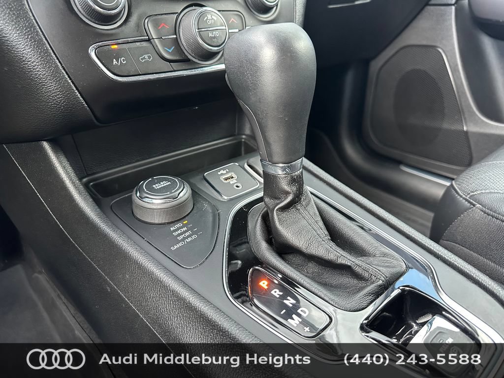 Used 2020 Jeep Cherokee Limited AWD/4WD image 37