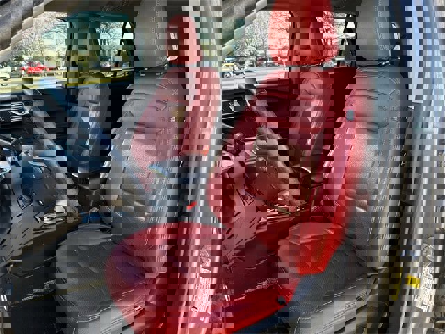 Used 2023 Ford Explorer XLT image 27