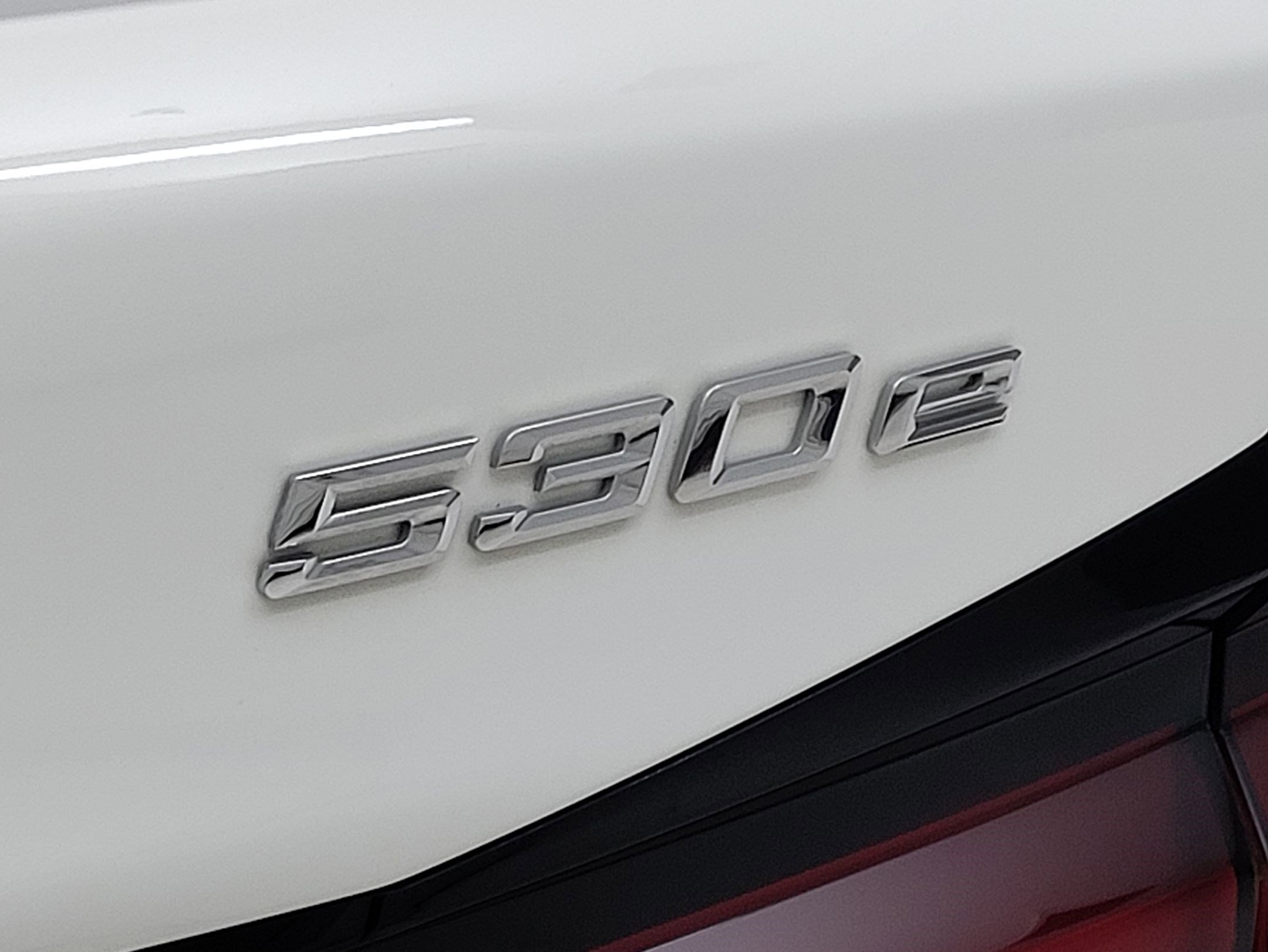 Certified 2023 BMW 530e image 10