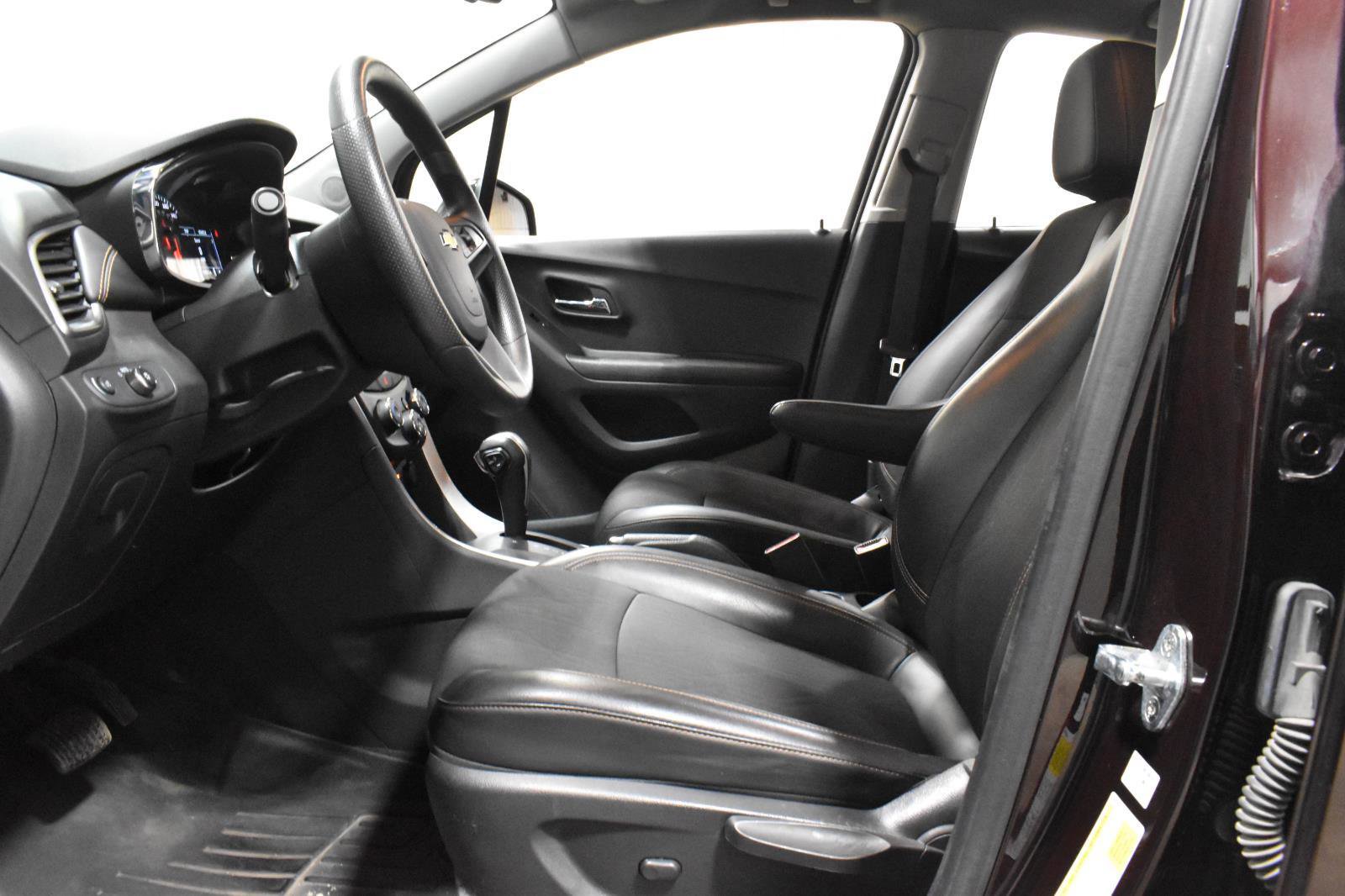 Used 2022 Chevrolet Trax LT image 3