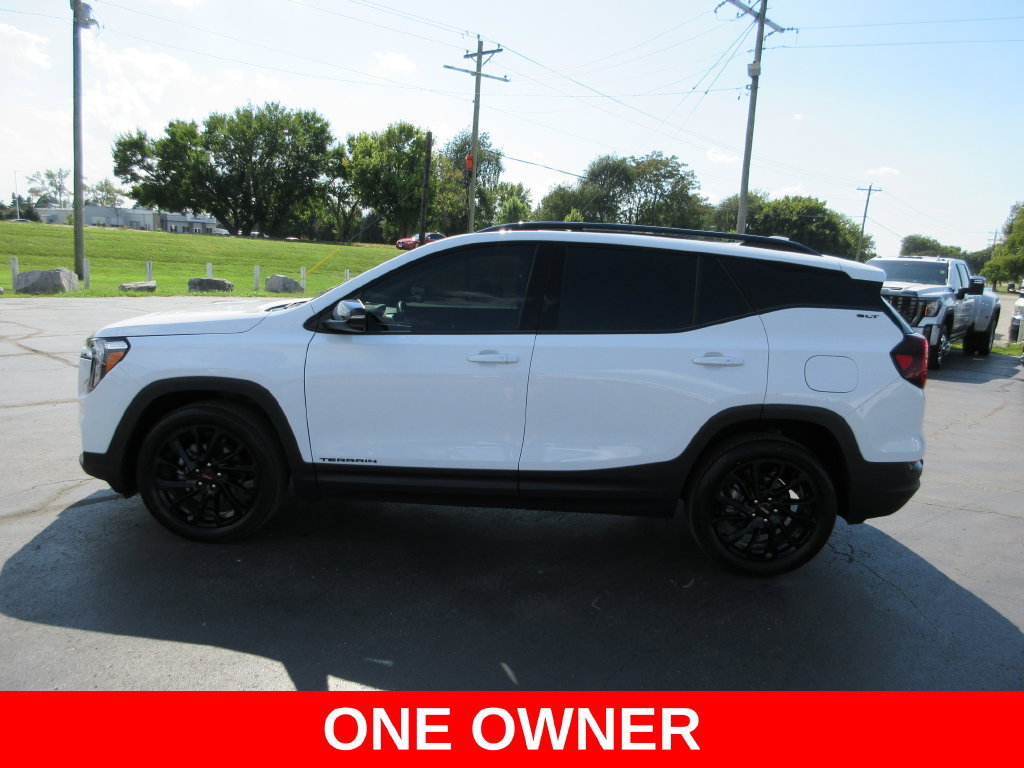Certified 2024 GMC Terrain SLT w/ Elevation Edition AWD/4WD image 10