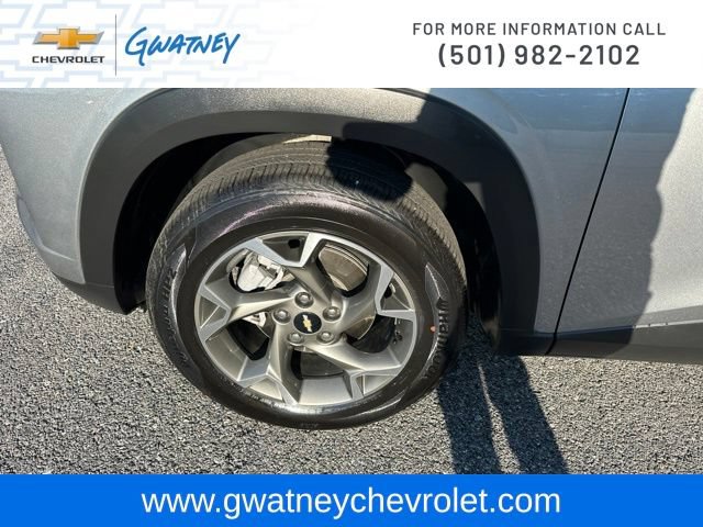 Used 2026 Chevrolet Trax LT FWD image 9