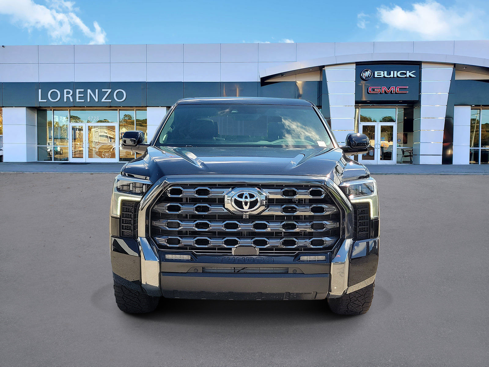 Used 2025 Toyota Tundra Platinum AWD/4WD image 2