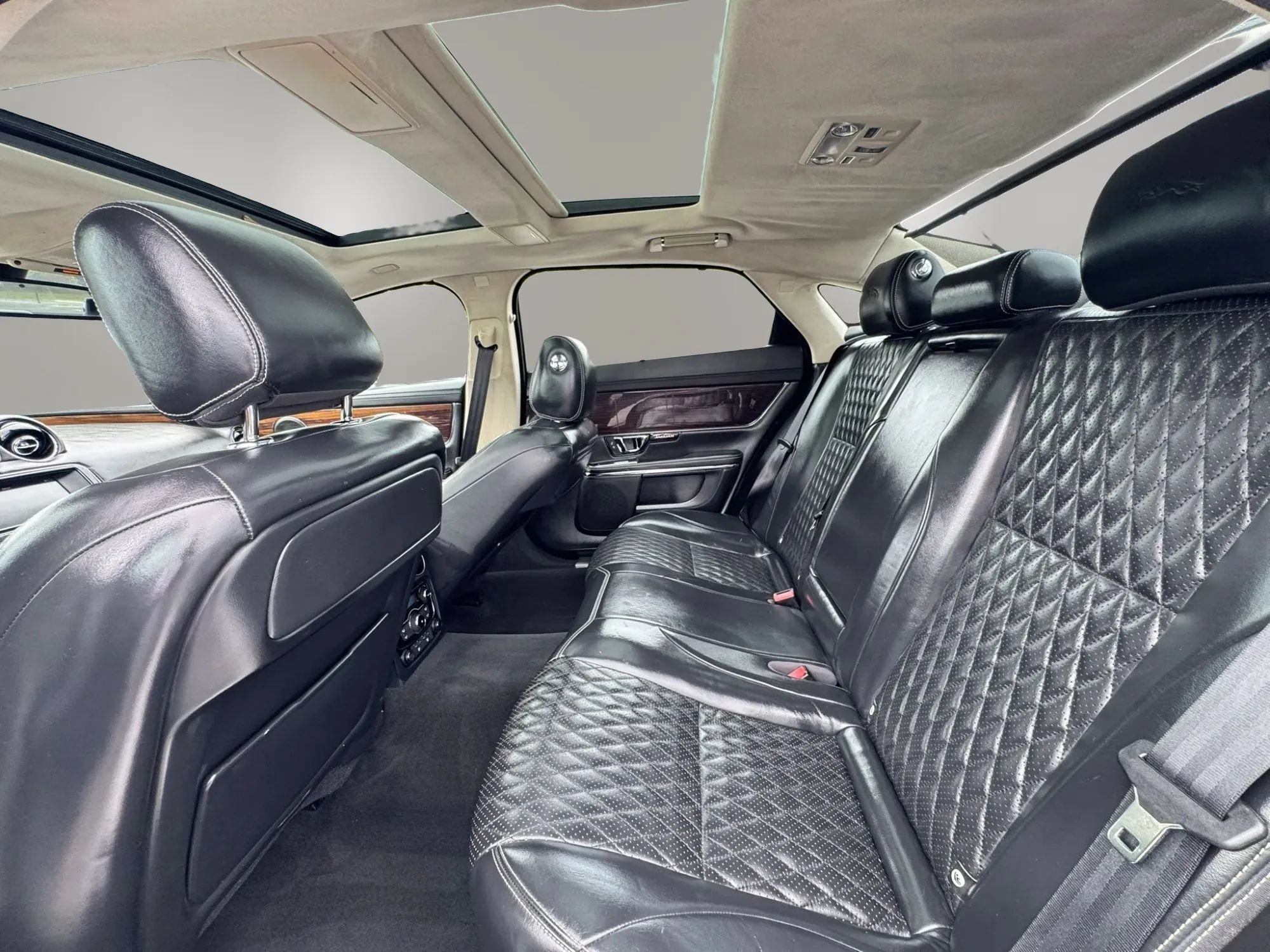 Used 2016 Jaguar XJ L Supercharged RWD image 13