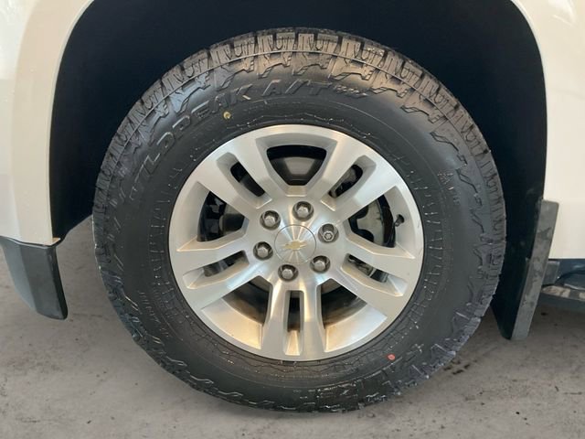 Used 2019 Chevrolet Suburban LT w/ Luxury Package image 14