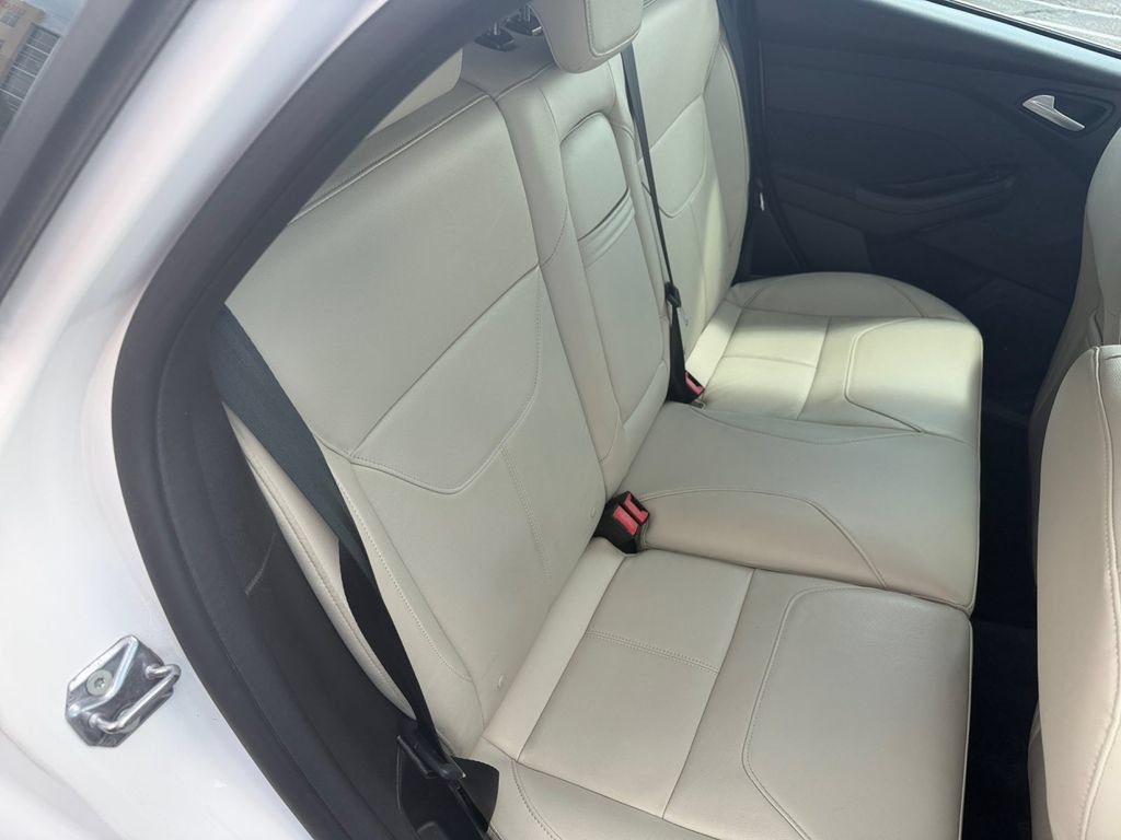 Used 2015 Ford Focus Titanium FWD image 21