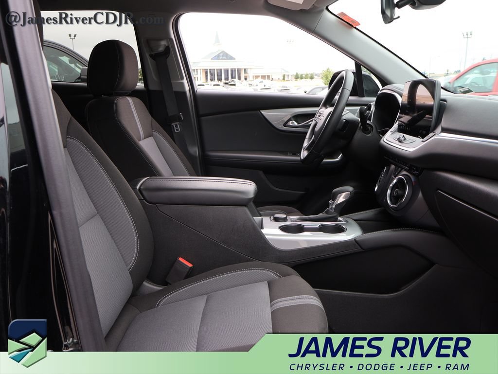 Used 2025 Chevrolet Blazer LT AWD/4WD image 9