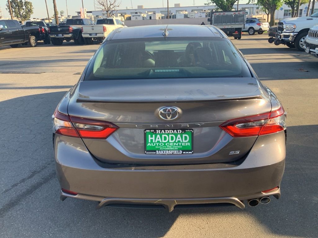 Used 2024 Toyota Camry SE w/ Cold Weather Package image 6