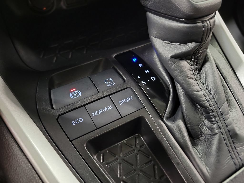 Used 2025 Toyota RAV4 XLE w/ Convenience Package FWD image 17