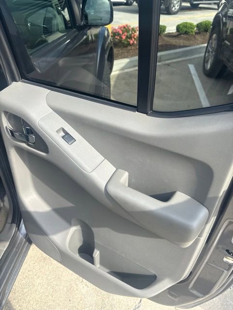 Used 2018 Nissan Frontier SV AWD/4WD image 23