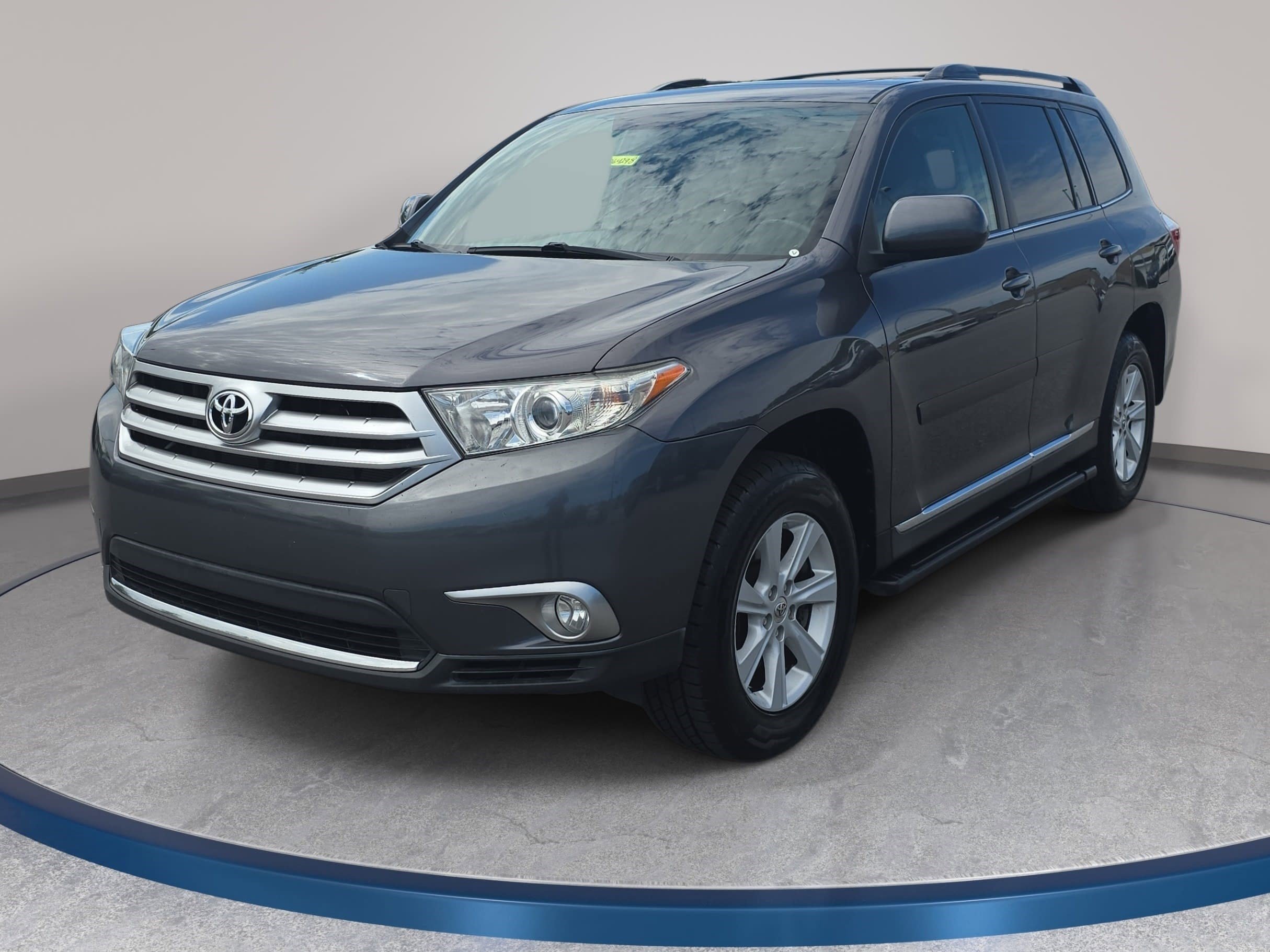 Used 2012 Toyota Highlander SE w/ Tow Pkg FWD image 1