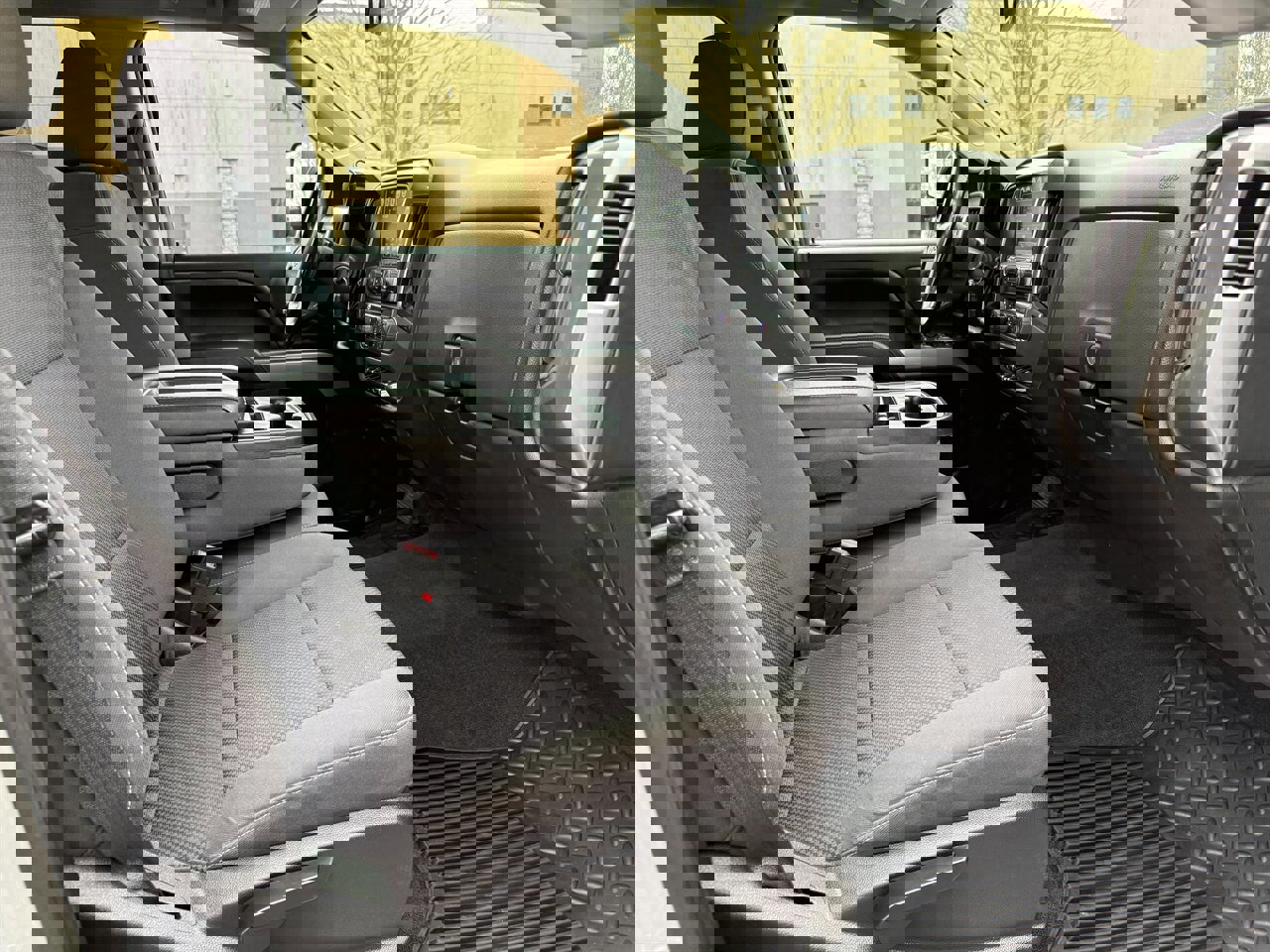 Used 2018 Chevrolet Silverado 2500 LT w/ LT Convenience Package image 10