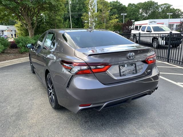 Used 2022 Toyota Camry SE w/ Convenience Package FWD image 6