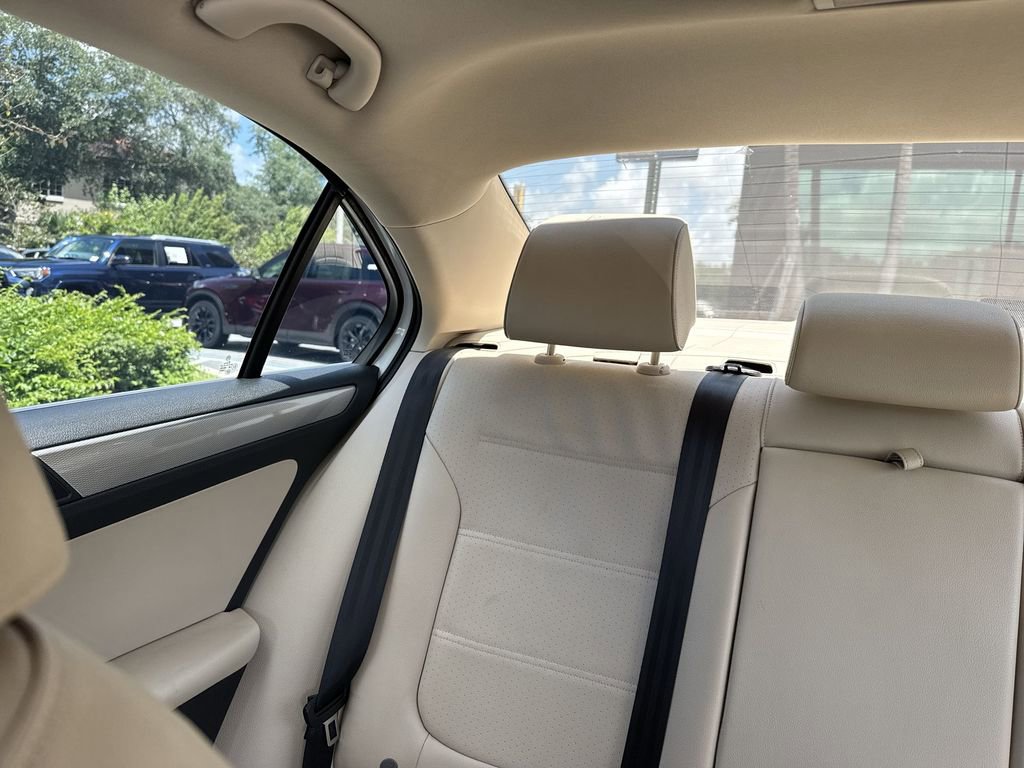Used 2017 Volkswagen Jetta SE FWD image 17
