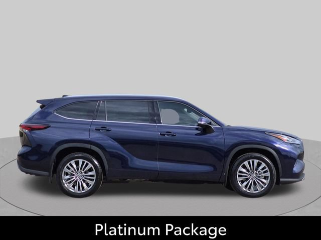 Certified 2026 Toyota Highlander Platinum AWD/4WD image 4