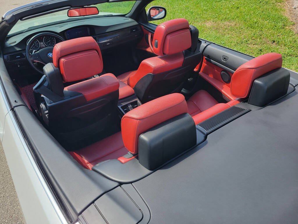 Used 2011 BMW 328i Convertible w/ Premium Pkg RWD image 17