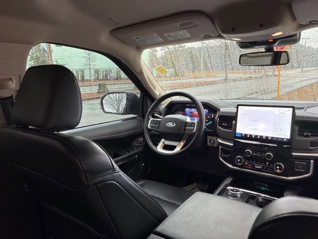 Used 2022 Ford Expedition XLT image 24