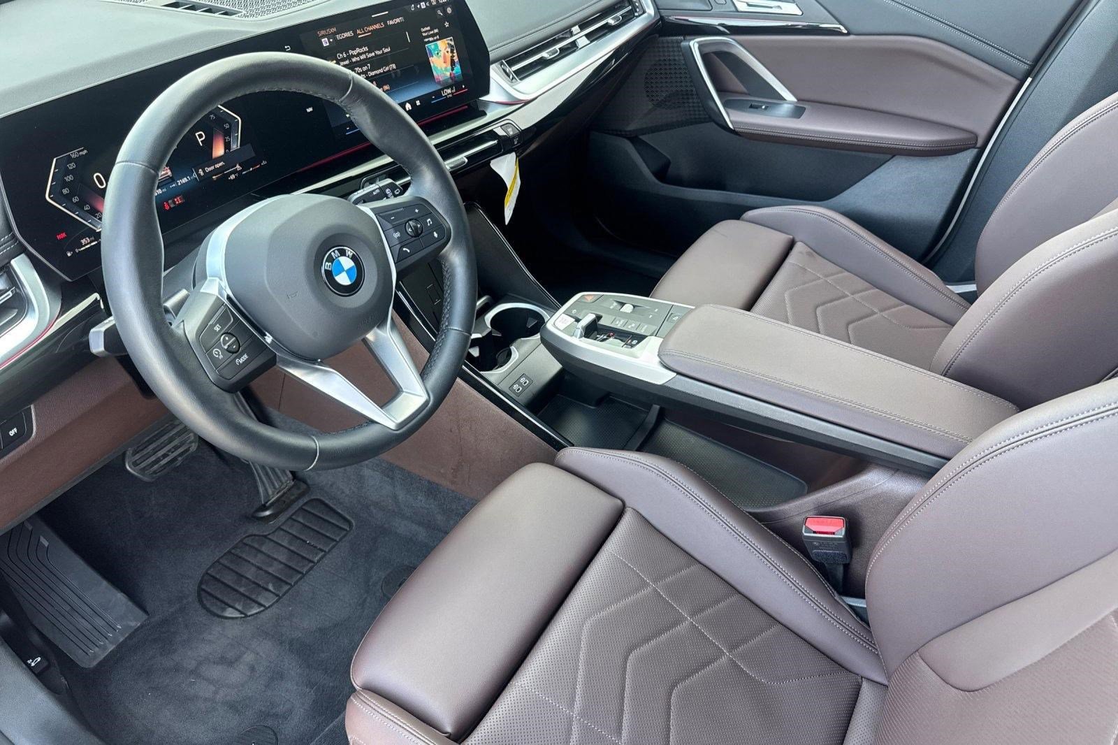 Used 2025 BMW X1 xDrive28i w/ Convenience Package image 4