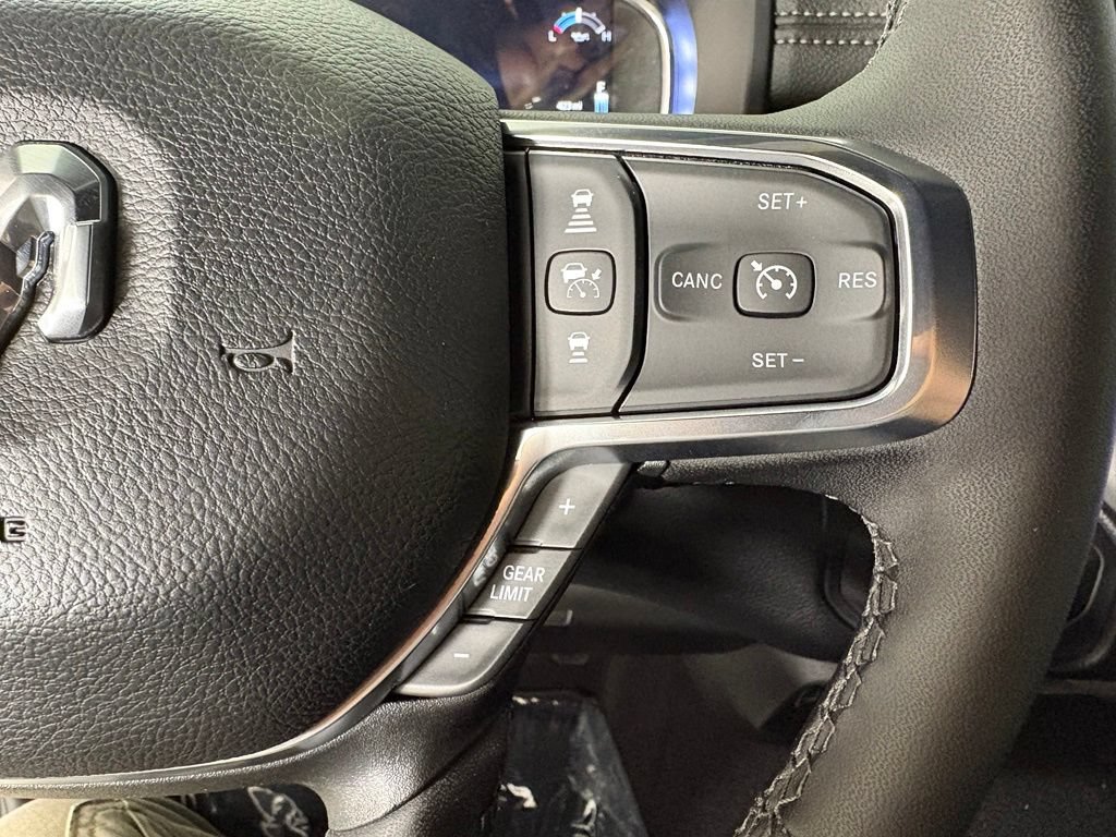 New 2026 RAM 2500 Laramie AWD/4WD image 25