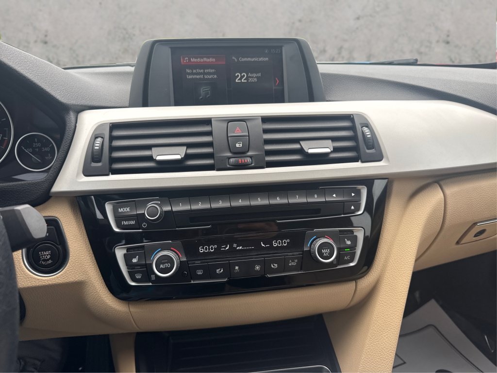 Used 2018 BMW 320i xDrive Sedan AWD/4WD image 19
