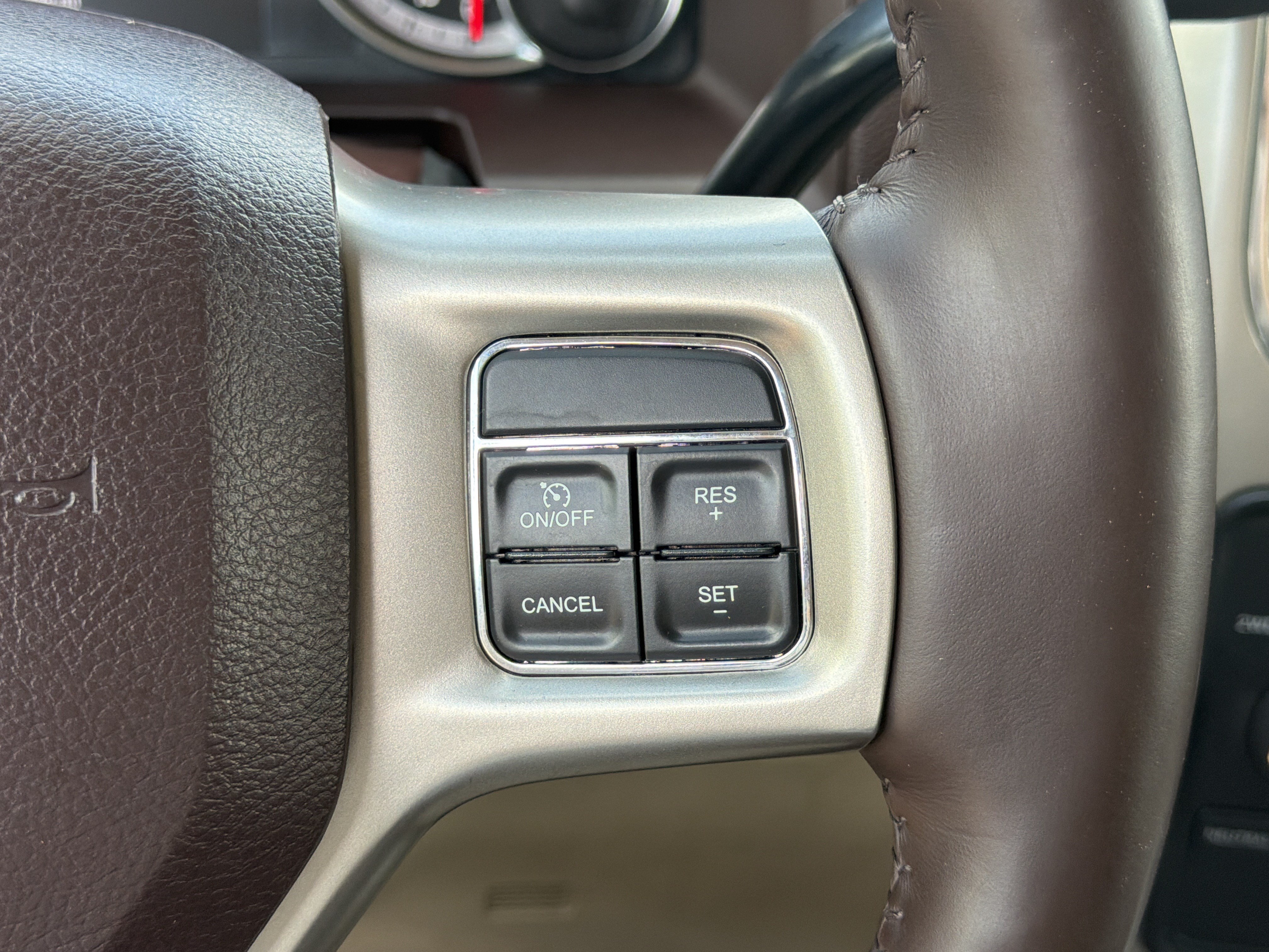 Used 2018 RAM 3500 Laramie w/ Convenience Group AWD/4WD image 26
