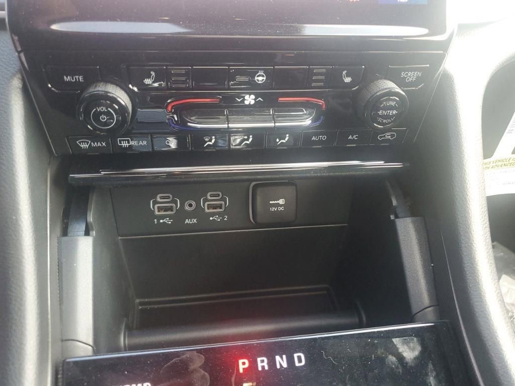 Used 2025 Jeep Grand Cherokee Limited w/ Black Appearance Package image 23