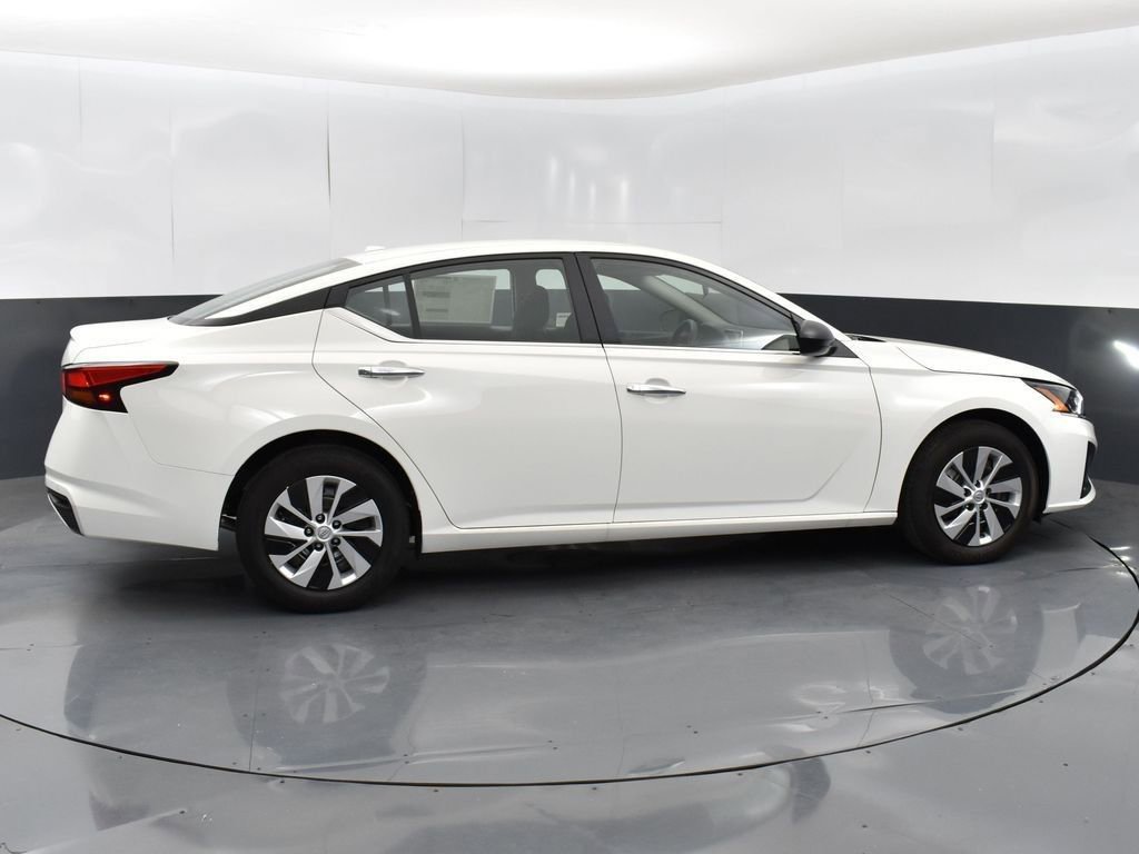 Used 2025 Nissan Altima 2.5 S image 8