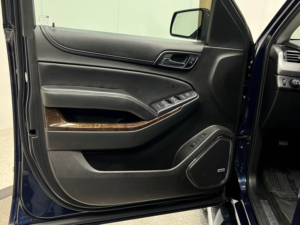 Used 2018 Chevrolet Tahoe LT w/ LT Signature Package AWD/4WD image 15