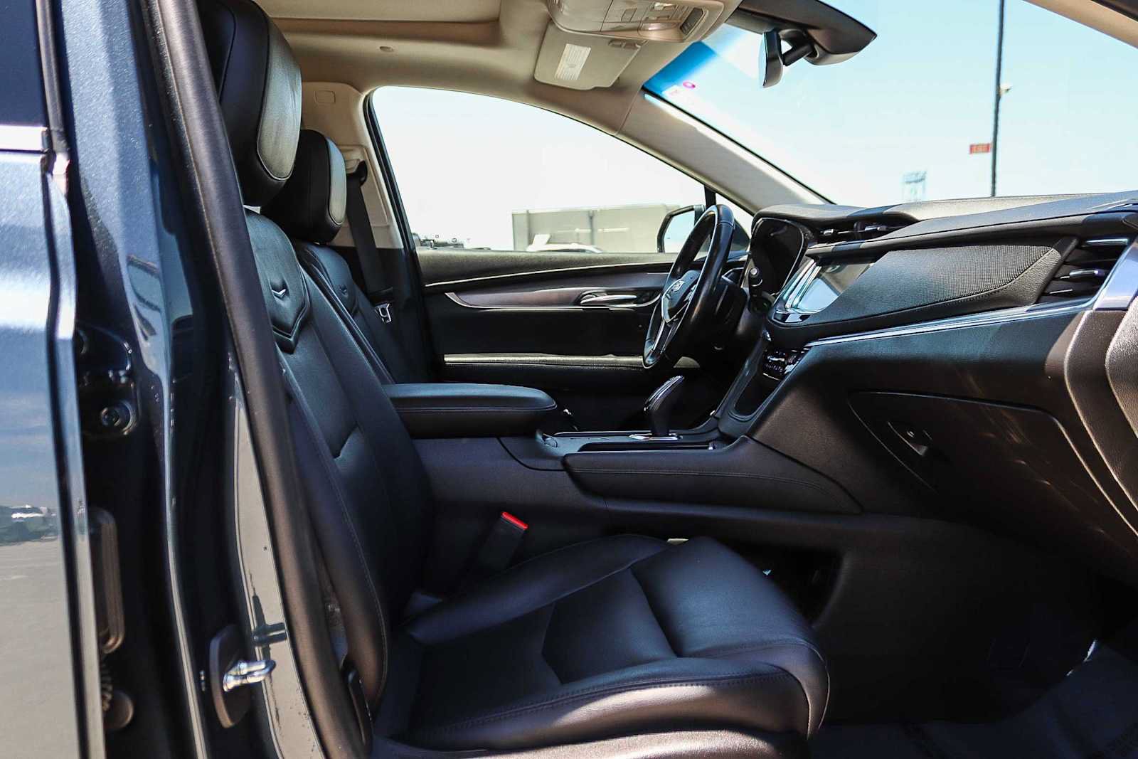 Used 2019 Cadillac XT5 Premium Luxury FWD image 16